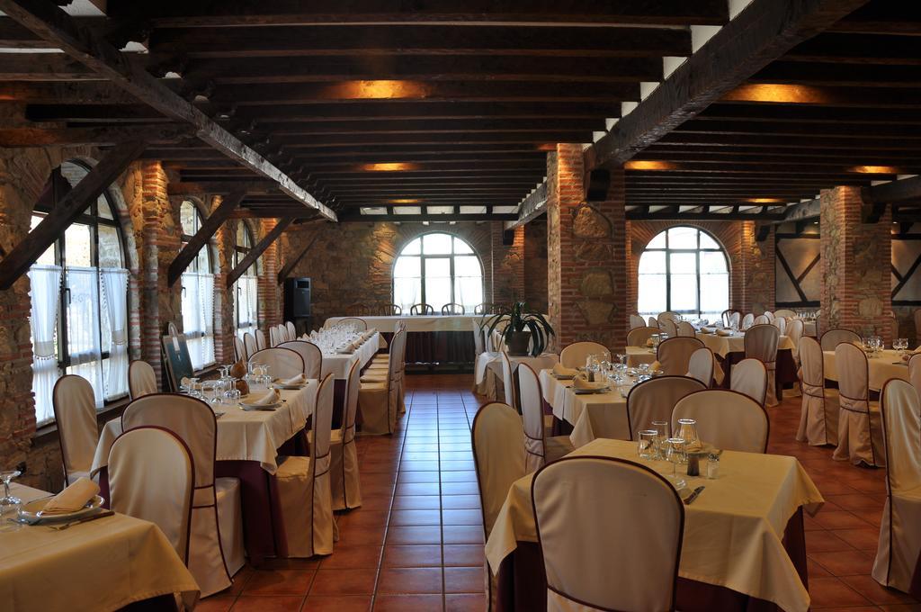 Apartamentos El Mirador Del Soto Sotoserrano Luaran gambar