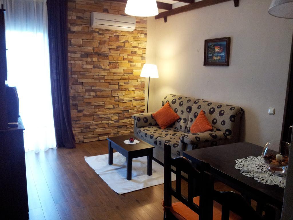 Apartamentos El Mirador Del Soto Sotoserrano Luaran gambar