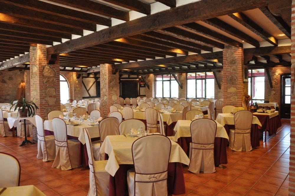 Apartamentos El Mirador Del Soto Sotoserrano Luaran gambar